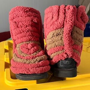 UGG Red and Tan Textured Boots